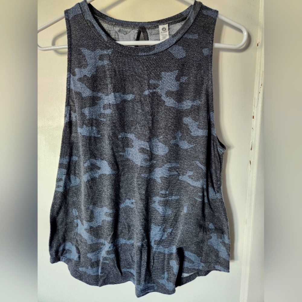 Athletic top